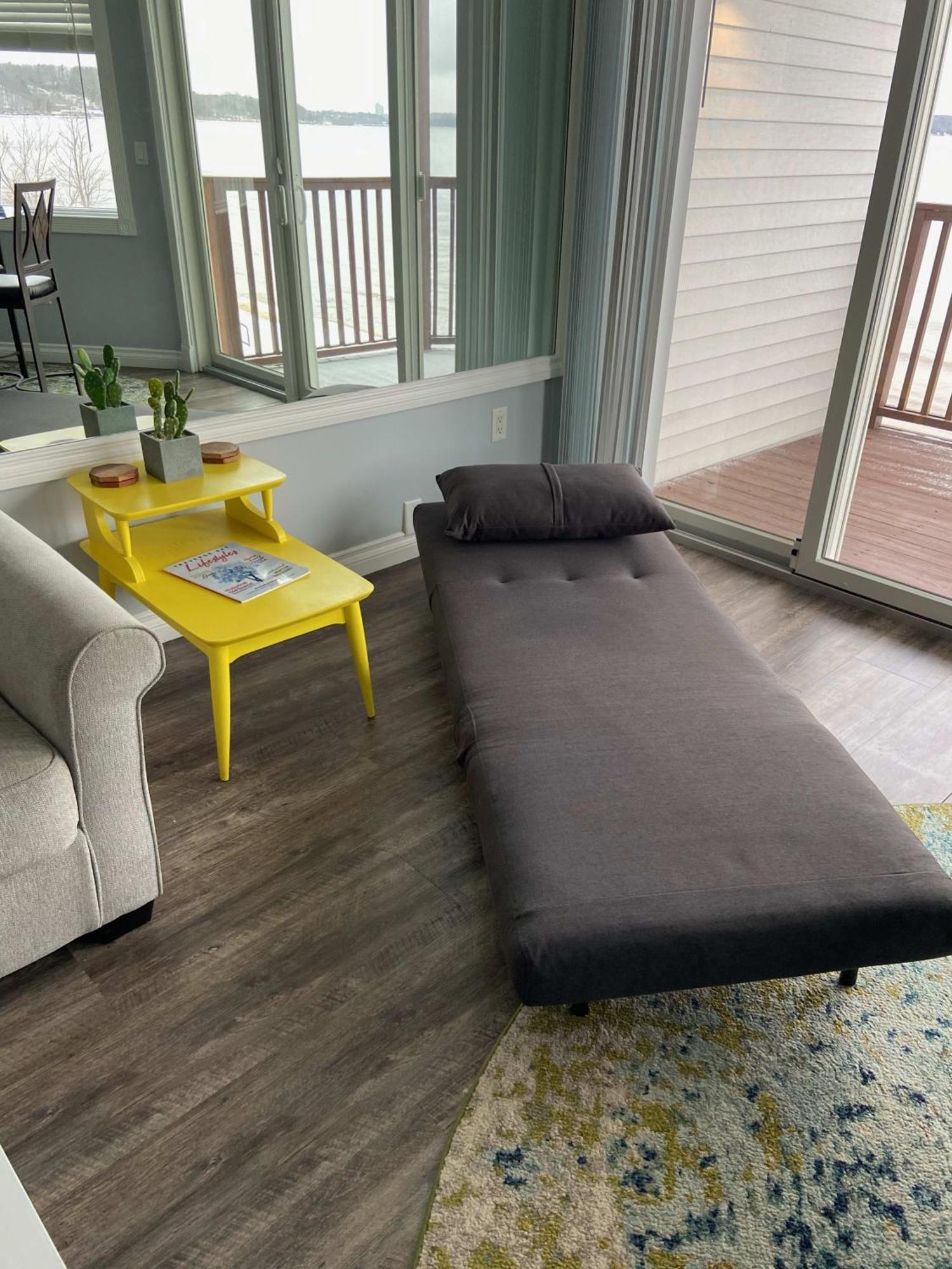 Beachside 216 With Pool Hot Tub And Private Deck Overlooking East Bay Traverse City Luaran gambar